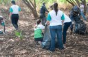 Ação de limpeza da nascente afluente do Córrego Traíra