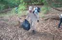 Ação de limpeza da nascente afluente do Córrego Traíra