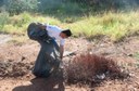 Ação de limpeza da nascente afluente do Córrego Traíra