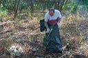 Ação de limpeza da nascente afluente do Córrego Traíra