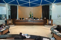 Câmara aprova projeto que autoriza presença de doulas durante partos em hospitais públicos e privados