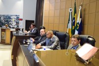 CARAVANA CÂMARA É DESTAQUE NA SESSÃO. CORTE NOS SALÁRIOS DOS PROFESSORES POLARIZOU DISCURSOS