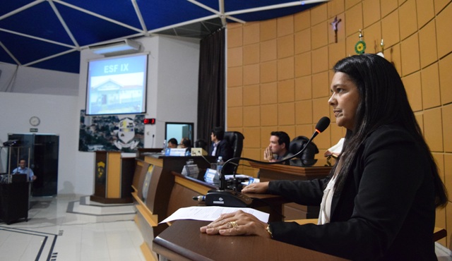 Carmen alerta que aulas do EJA podem parar na Vila União