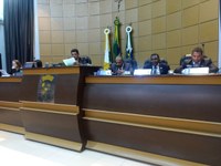 Diversos assuntos de interesse público são discutidos pelos vereadores em sessão ordinária  