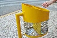 Marli pede lixeiras em Praça e ruas da cidade