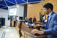 Pauta extensa. Sessão de muitos debates, 24 proposições discutidas e votadas na Casa